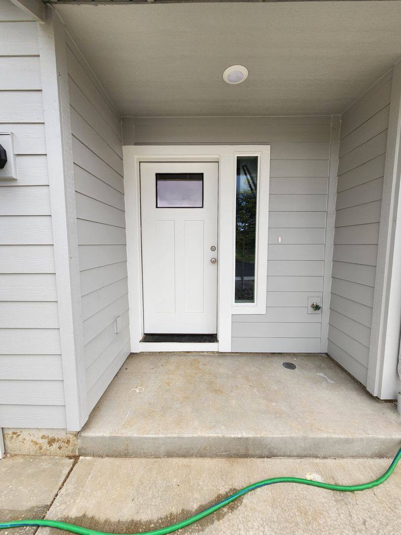 Apartment for rent at 1014 Peach Rd, Winlock, WA 98596