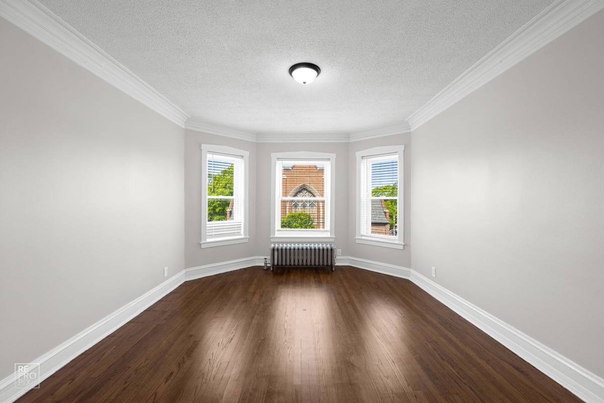 Apartment for rent at 703 N Austin Blvd, Chicago, IL 60644