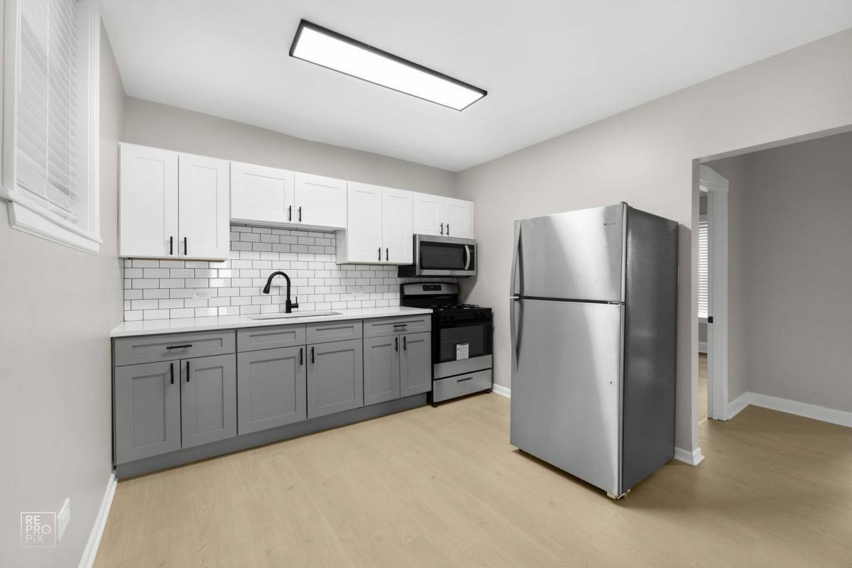 Apartment for rent at 703 N Austin Blvd, Chicago, IL 60644