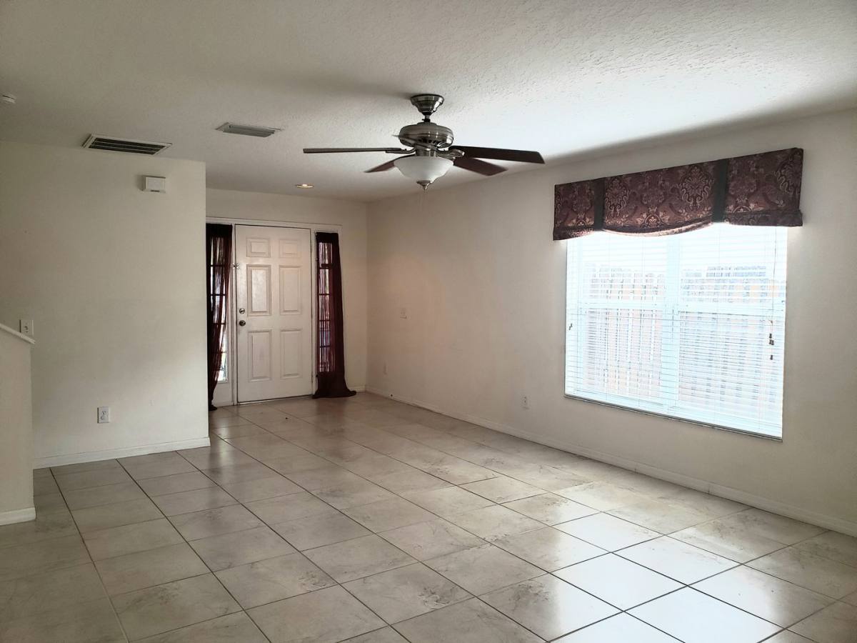 House for rent at 10310 Lakeside Vista Dr, Riverview, FL 33569