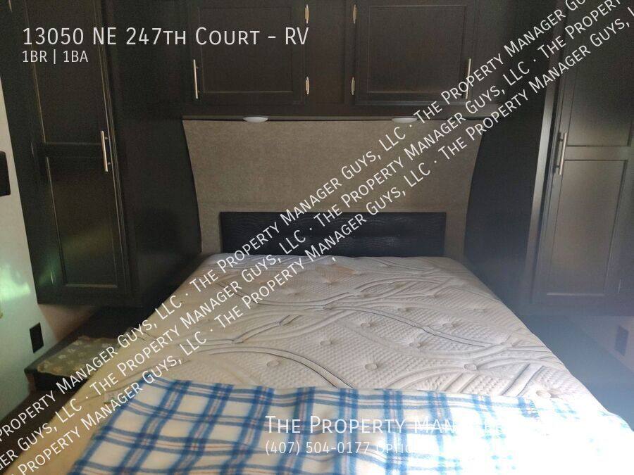 Apartment for rent at 13050 NE 247th Court #RV, Fort McCoy, FL 32134