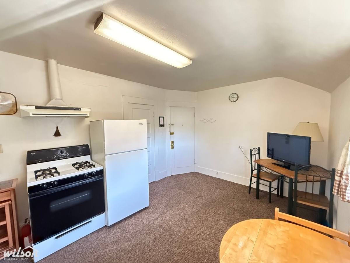 Apartment for rent at 302 S 8th Ave, Yakima, WA 98902