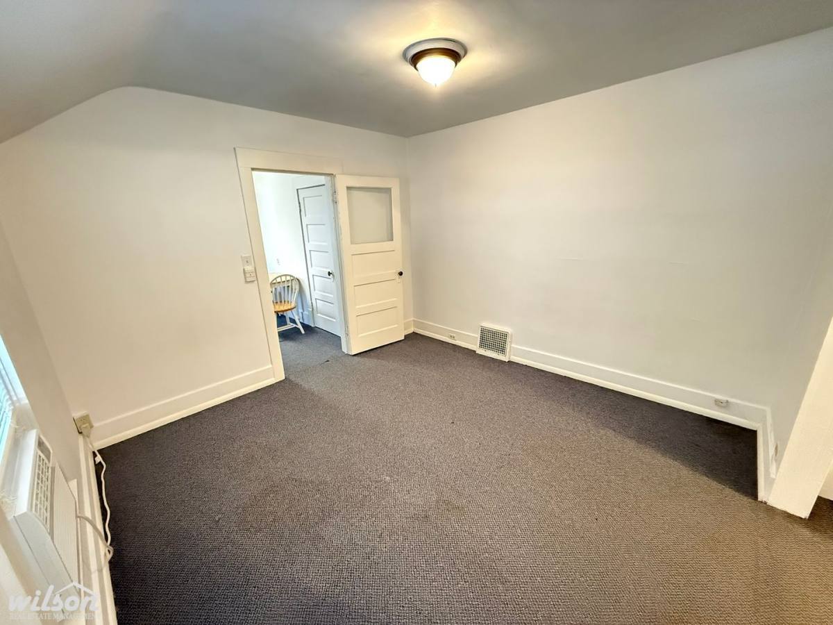 Apartment for rent at 302 S 8th Ave, Yakima, WA 98902