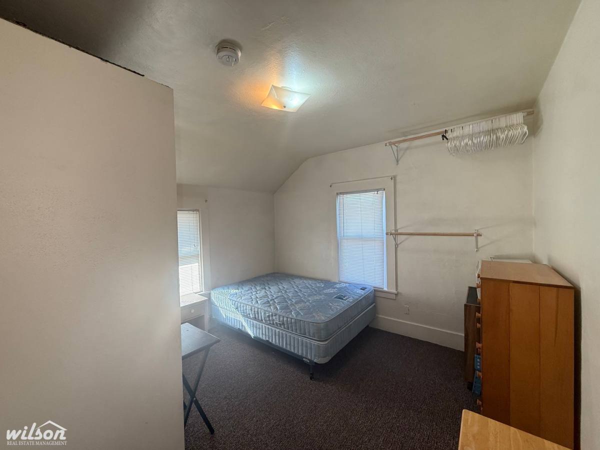 Apartment for rent at 302 S 8th Ave, Yakima, WA 98902
