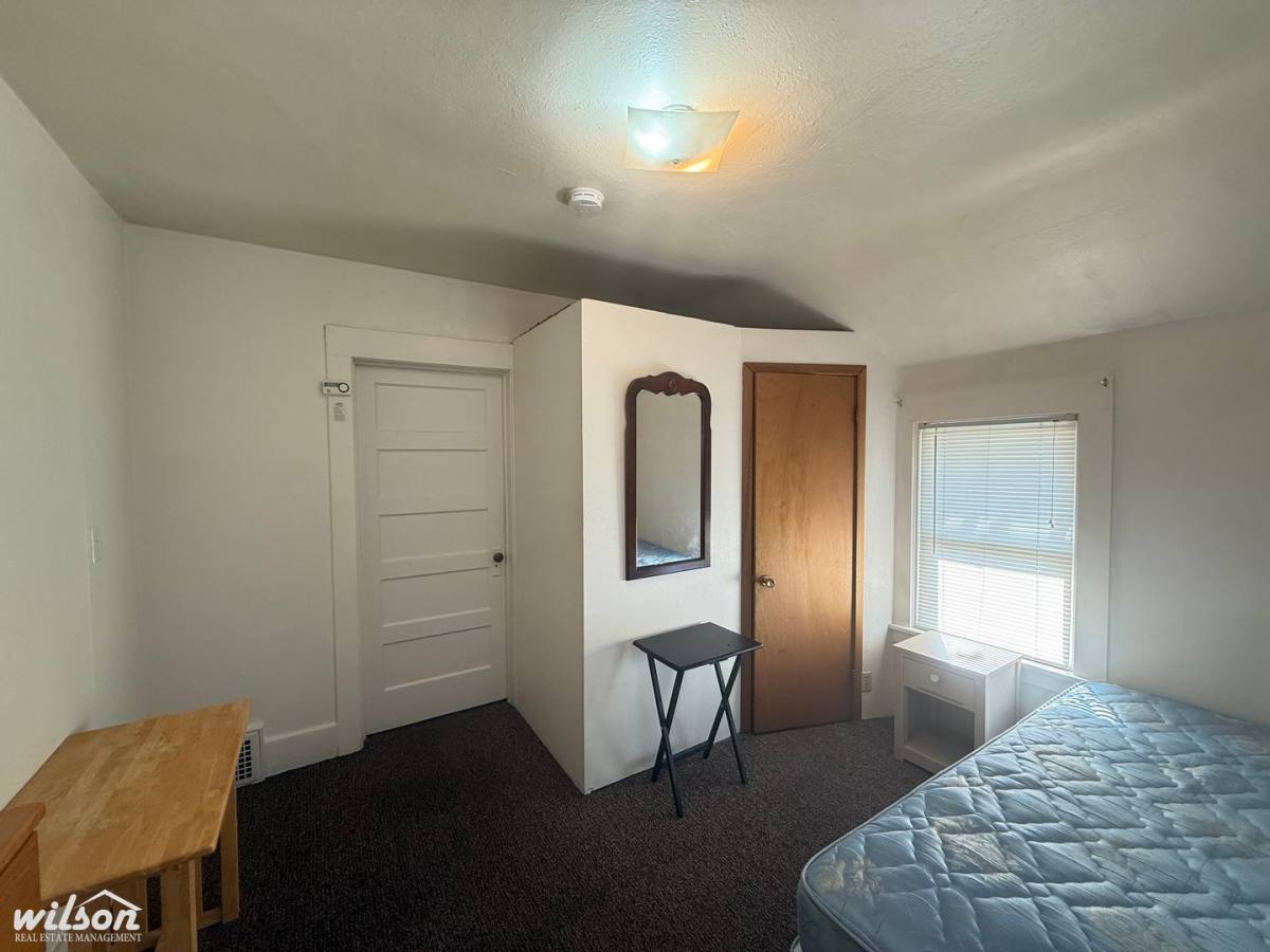 Apartment for rent at 302 S 8th Ave, Yakima, WA 98902