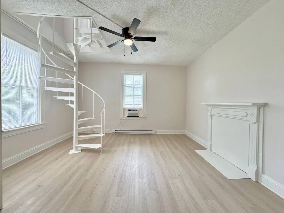 Apartment for rent at 215 N Mecklenburg Ave, South Hill, VA 23970