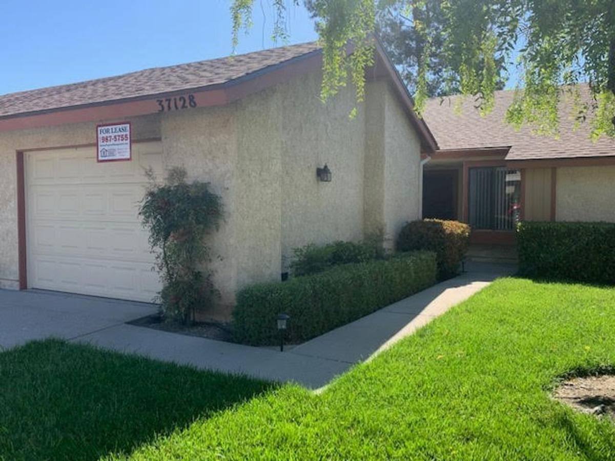 Townhouse for rent at 37128 Village, Camarillo, CA 93012