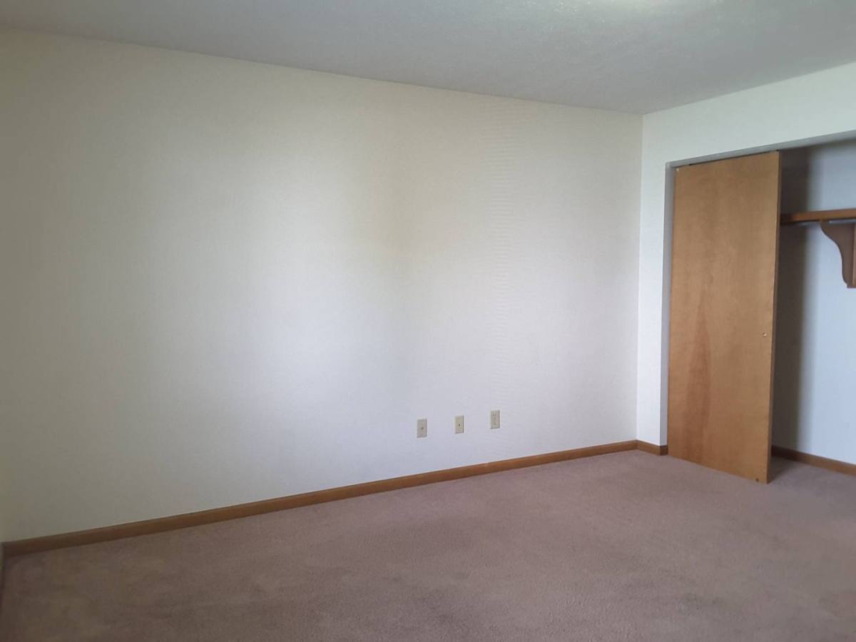 Apartment for rent at 216 Stonewall Court, Nappanee, IN 46550