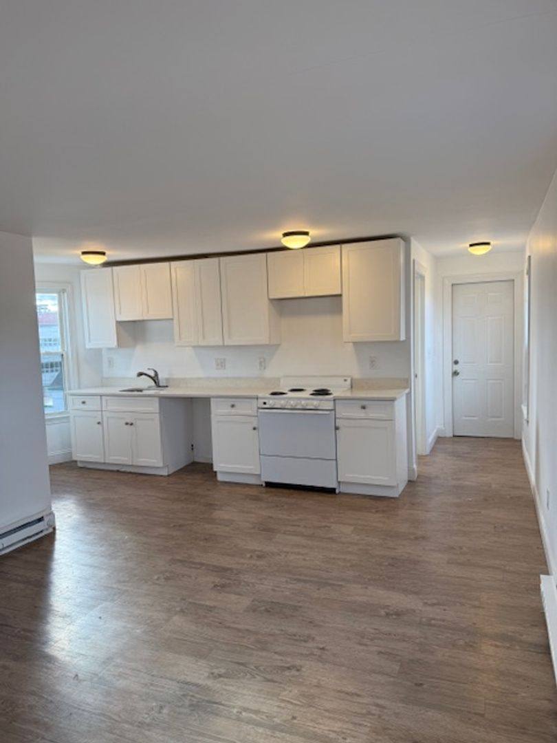 Apartment for rent at 510 Maple St, Manchester, NH 03104
