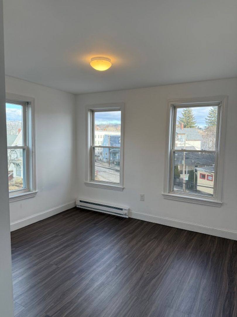 Apartment for rent at 510 Maple St, Manchester, NH 03104