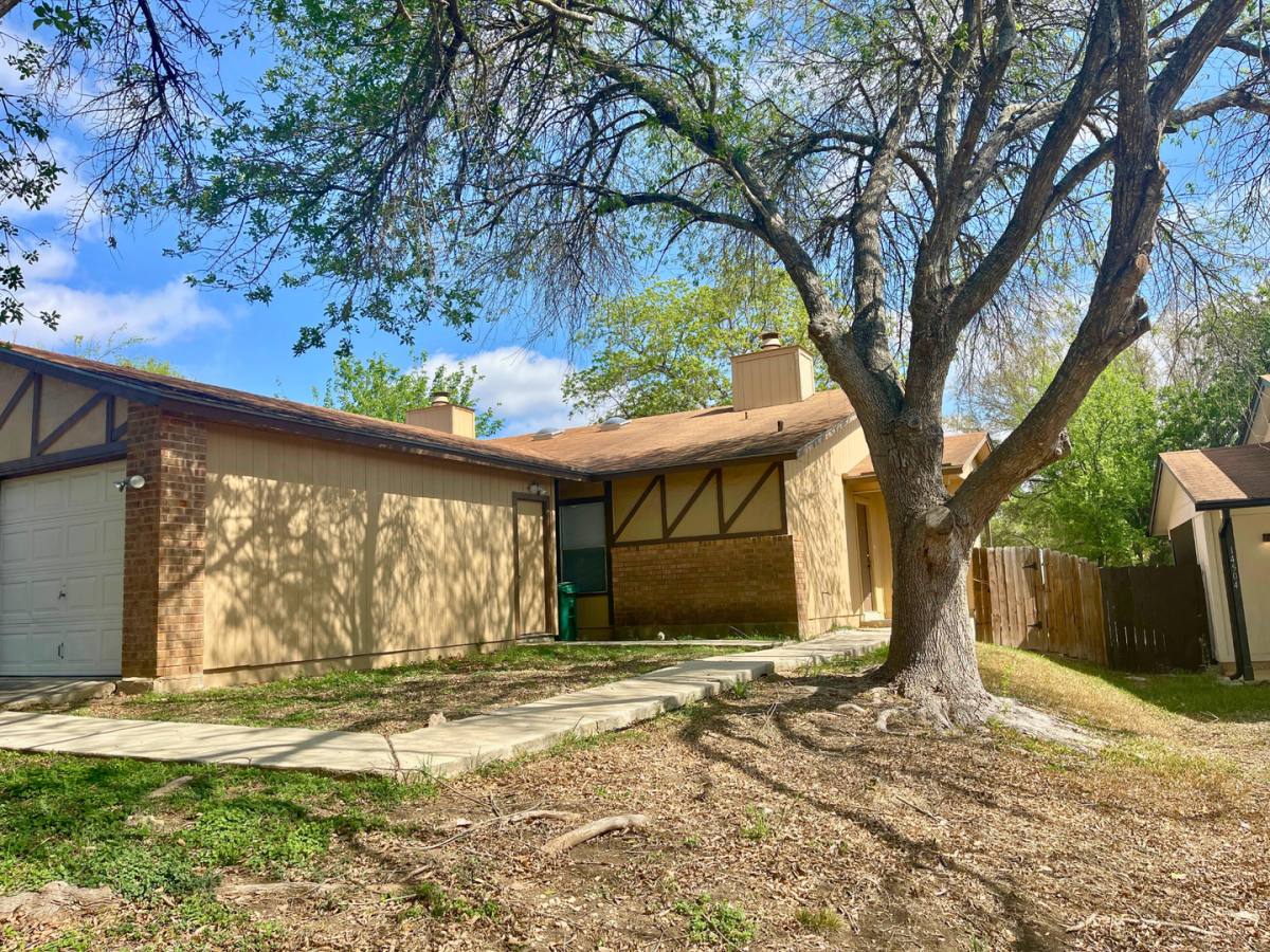 Apartment for rent at 14506-14508 Woods Hole, San Antonio, TX 78233