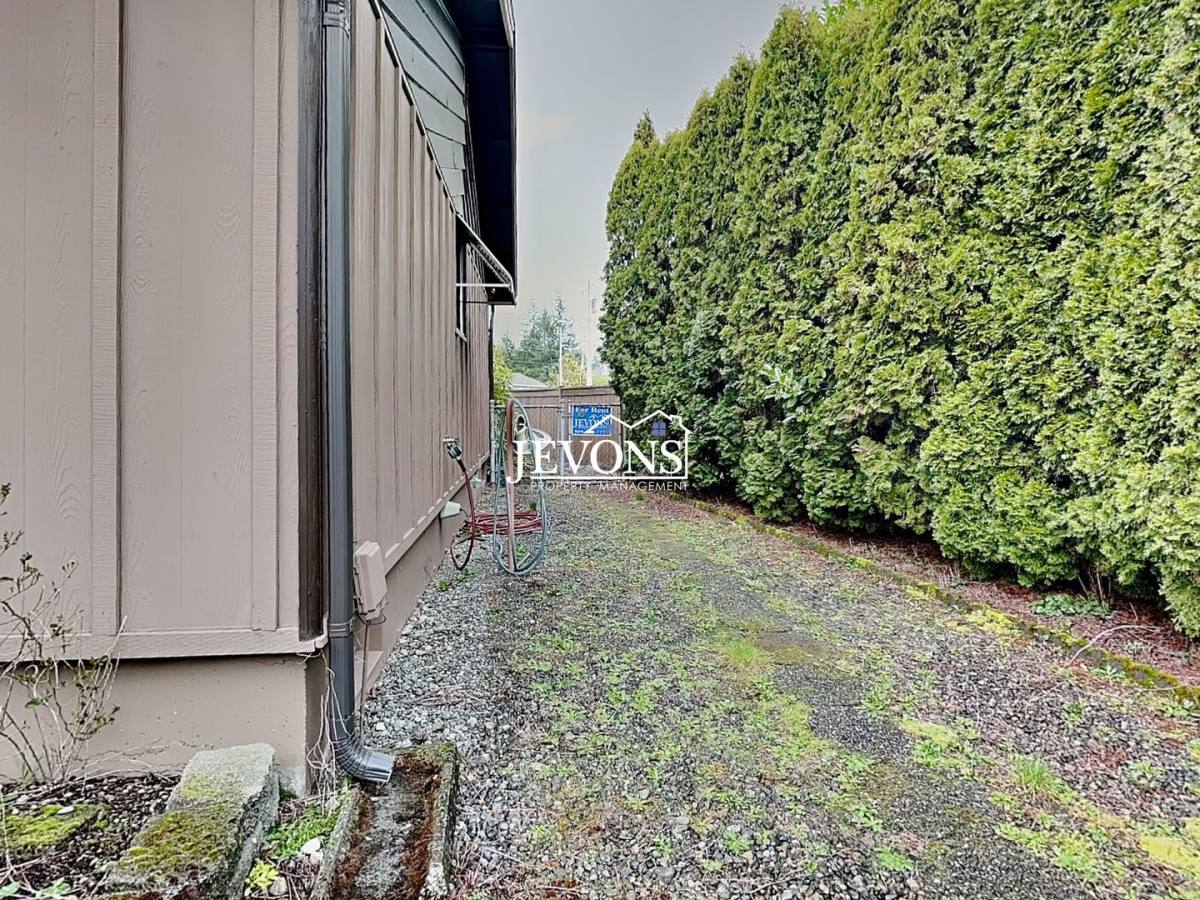 Apartment for rent at 9222 117th SW, Lakewood, WA 98498