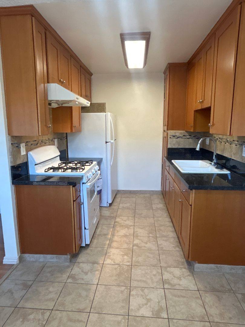 Apartment for rent at 901-905 Centennial St, Los Angeles, CA 90012