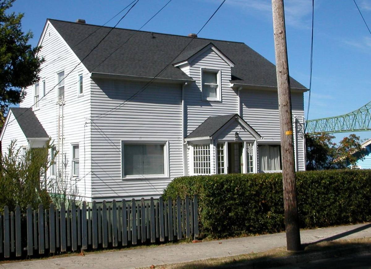 Apartment for rent at 370 Alameda Ave, Astoria, OR 97103