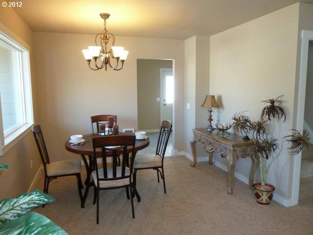House for rent at 813 Niagara Ave, Astoria, OR 97103
