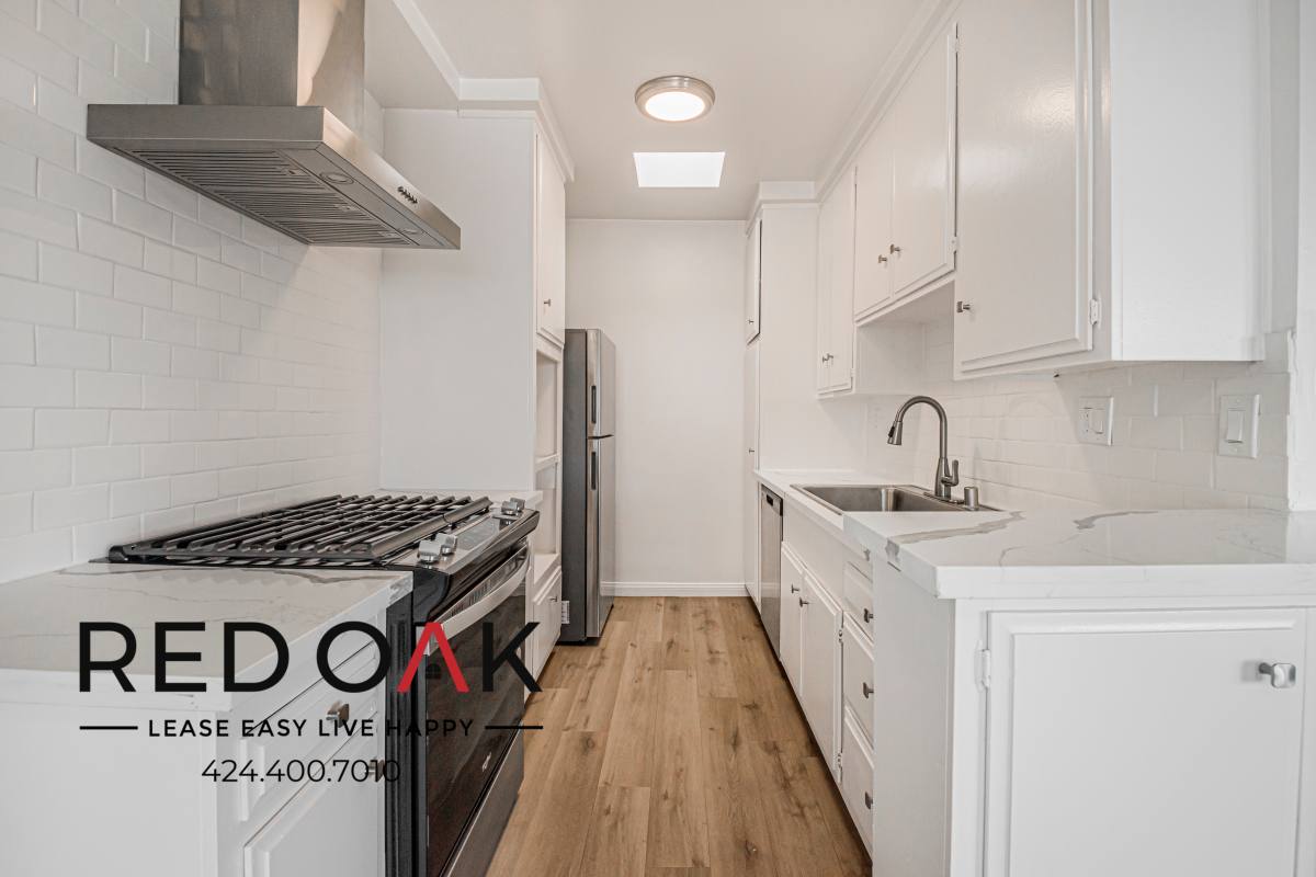Condo for rent at 7010 Lanewood Ave #303, Los Angeles, CA 90028