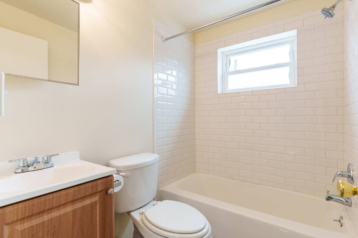 Apartment for rent at 101 E Camden Ave, Moorestown, NJ 08057