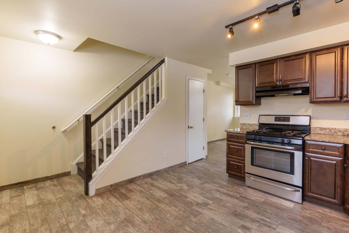 Apartment for rent at 101 E Camden Ave, Moorestown, NJ 08057