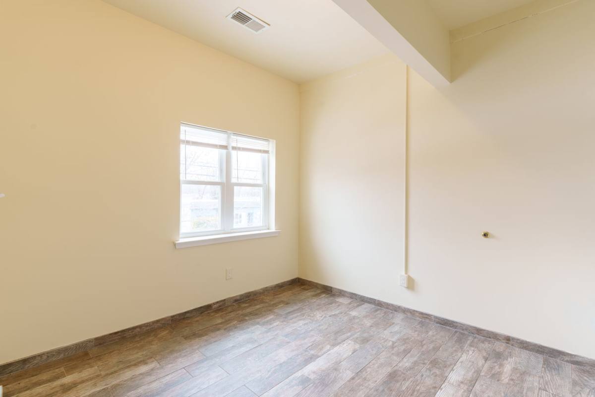 Apartment for rent at 101 E Camden Ave, Moorestown, NJ 08057