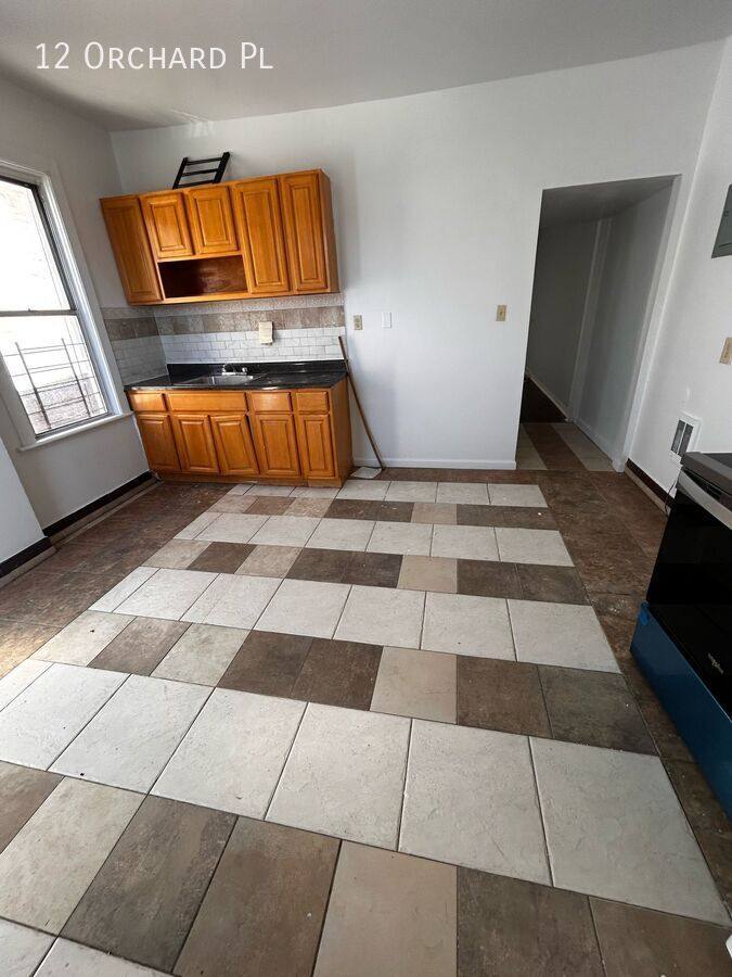 Apartment for rent at 12 Orchard Place, Yonkers, NY 10703