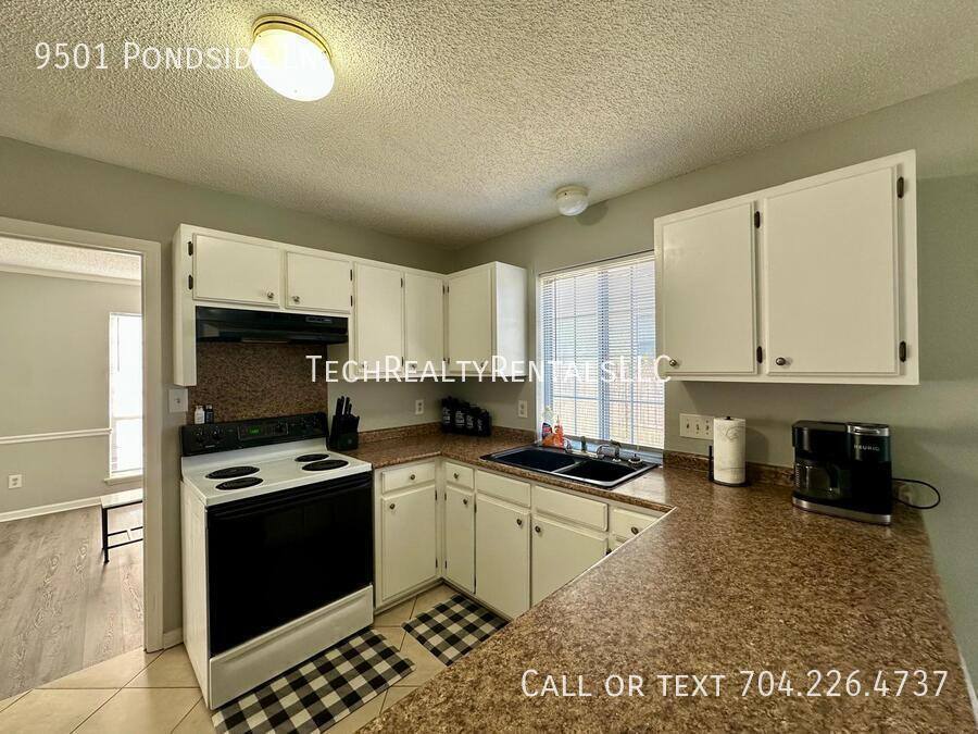 House for rent at 9501 Pondside Lane, Charlotte, NC 28213