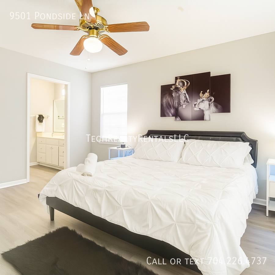 House for rent at 9501 Pondside Lane, Charlotte, NC 28213