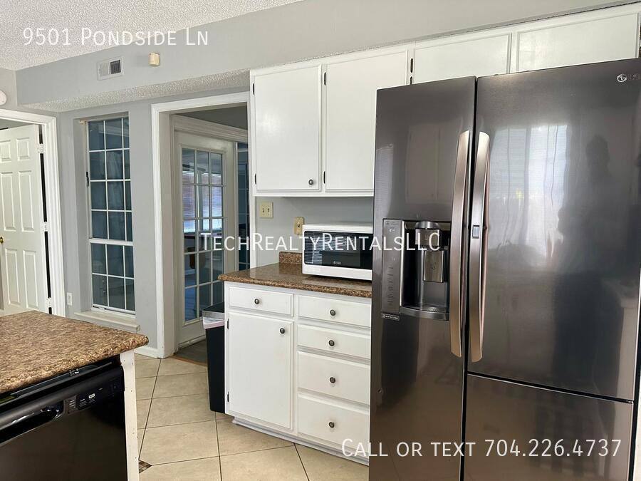 House for rent at 9501 Pondside Lane, Charlotte, NC 28213