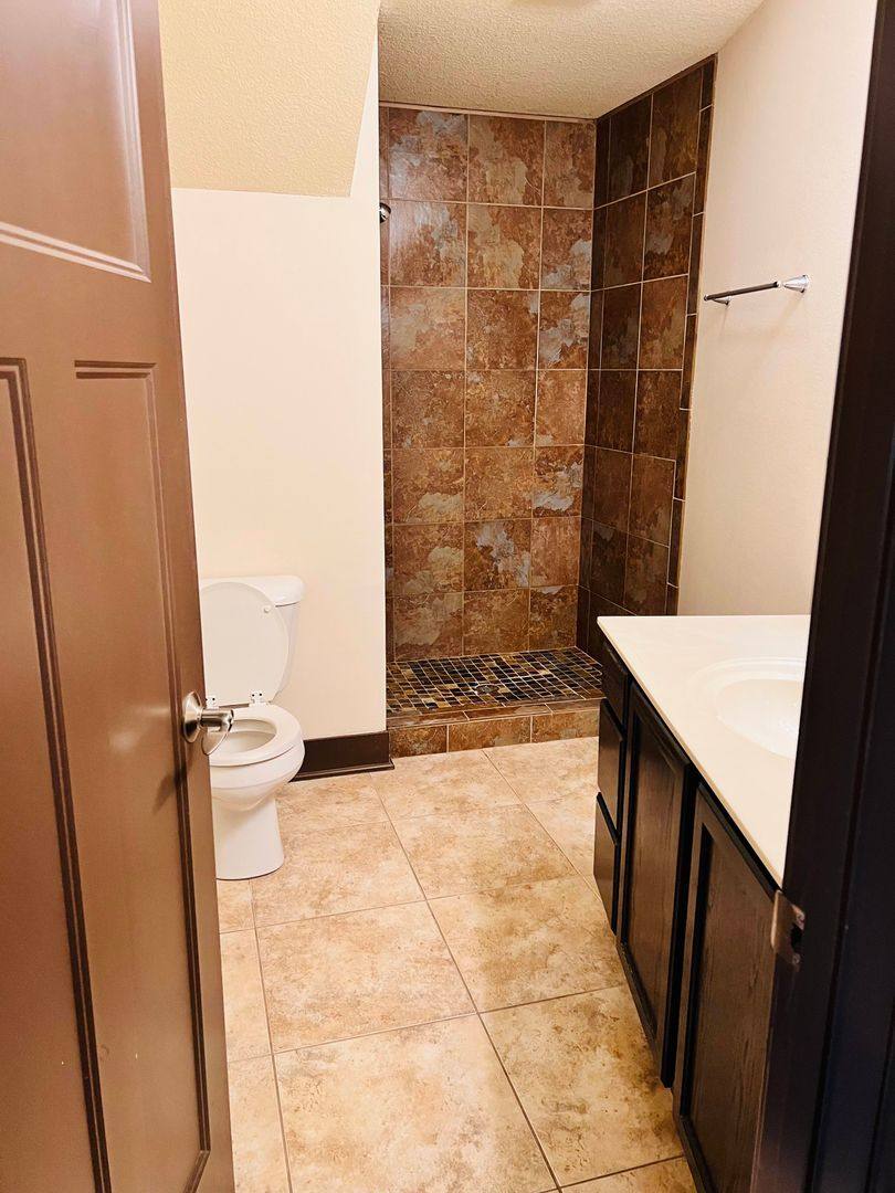 Apartment for rent at 1370 NW 18th St, Ankeny, IA 50023