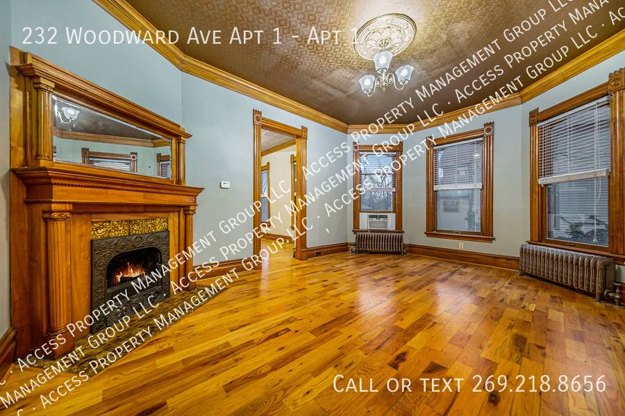 Apartment for rent at 232 Woodward Ave #1, Kalamazoo, MI 49007