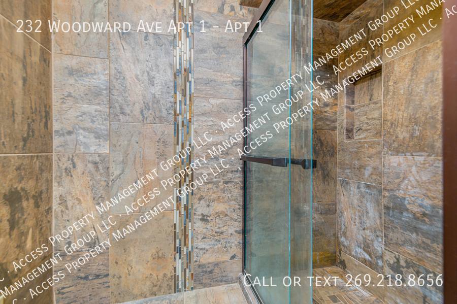 Apartment for rent at 232 Woodward Ave #1, Kalamazoo, MI 49007