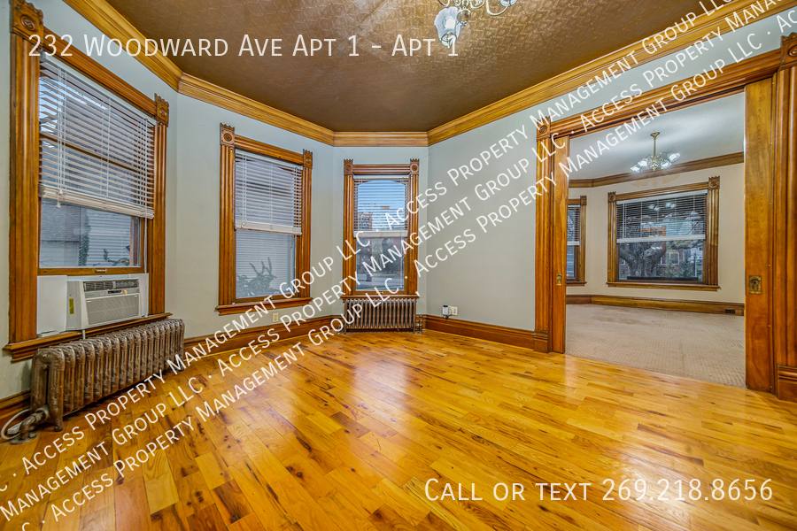 Apartment for rent at 232 Woodward Ave #1, Kalamazoo, MI 49007
