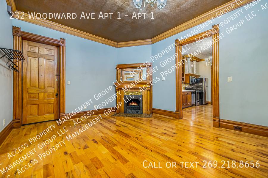 Apartment for rent at 232 Woodward Ave #1, Kalamazoo, MI 49007