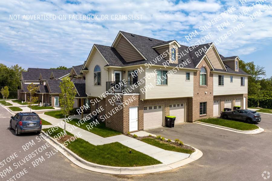 Apartment for rent at 2688 Barrington Square, Auburn Hills, MI 48326