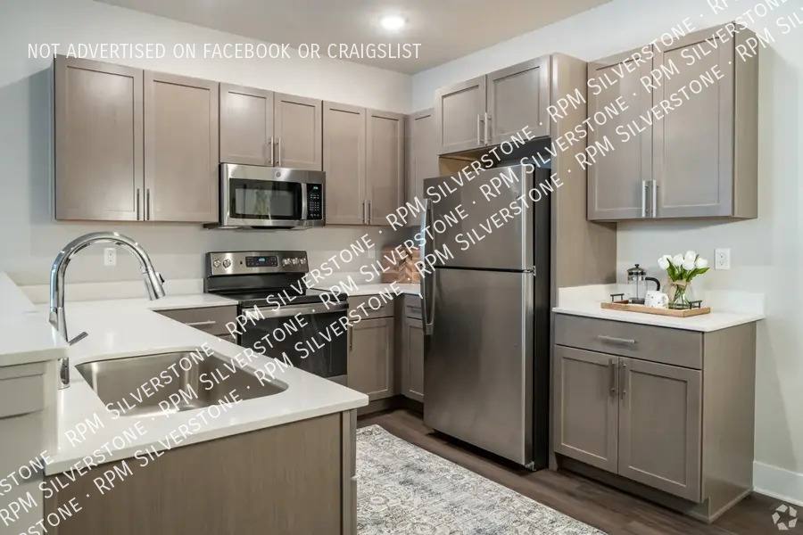 Apartment for rent at 2688 Barrington Square, Auburn Hills, MI 48326