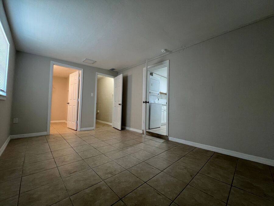 House for rent at 809 1 2 W Warren St, Plant City, FL 33563