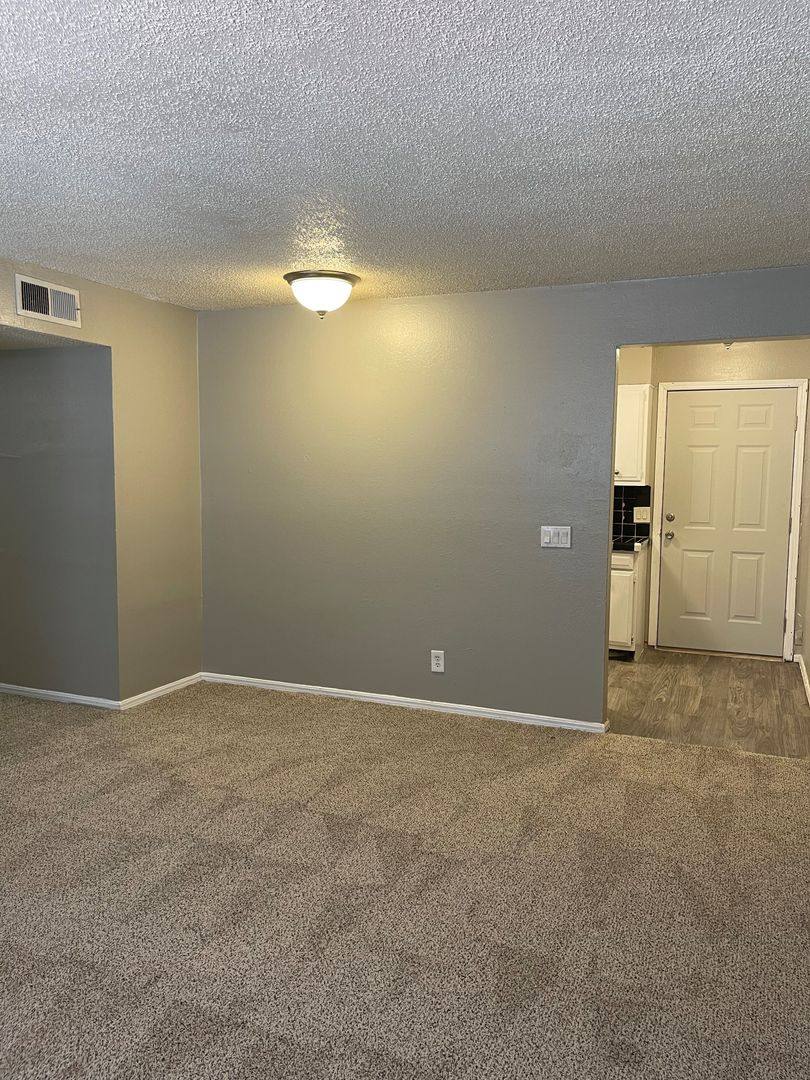 Apartment for rent at 1010 Kennedy Ave, Edmond, OK 73034