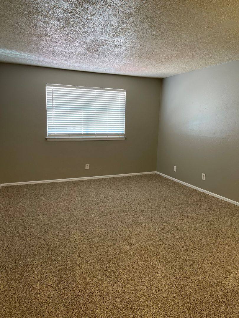 Apartment for rent at 1010 Kennedy Ave, Edmond, OK 73034