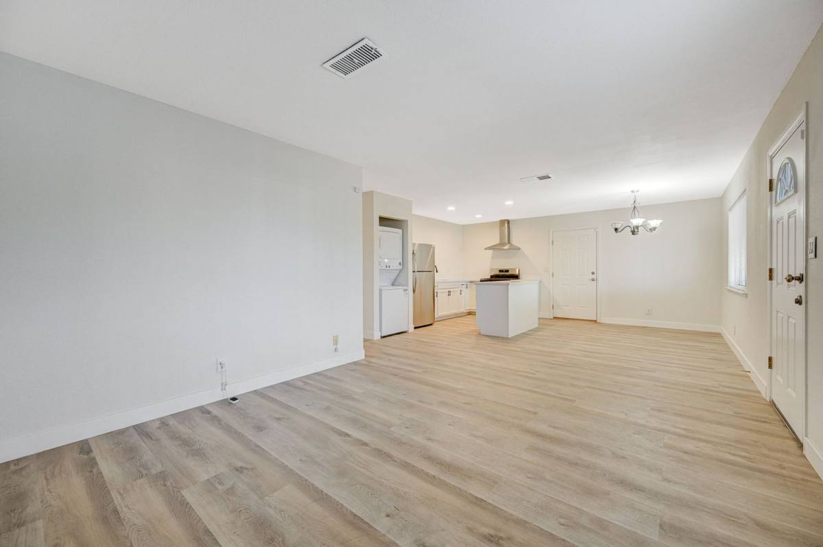 House for rent at 893 W Bartlett Ave, Las Vegas, NV 89106