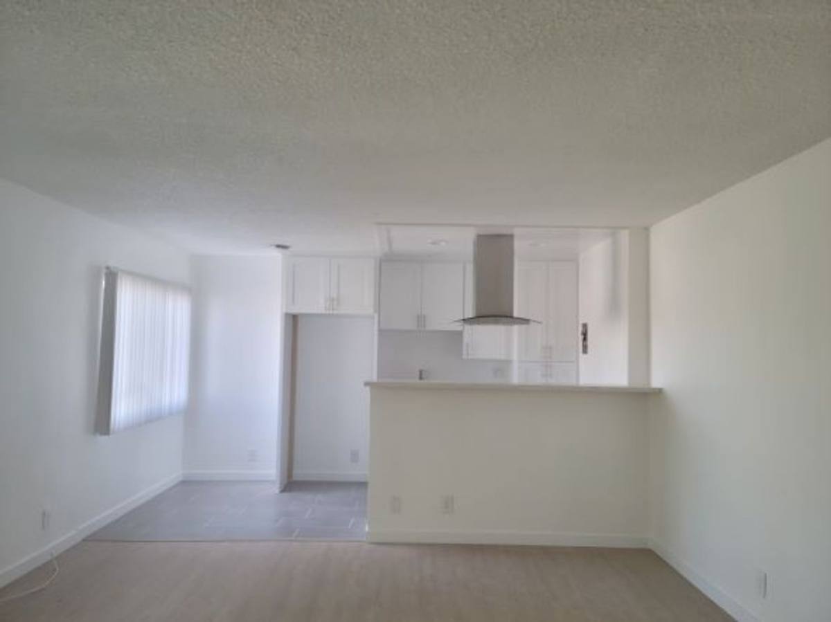 Apartment for rent at 4540 Vista Del Monte, Sherman Oaks, CA 91403