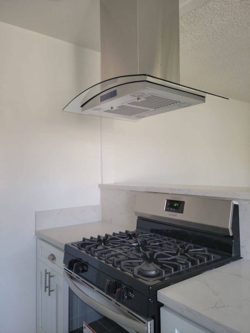 Apartment for rent at 4540 Vista Del Monte, Sherman Oaks, CA 91403