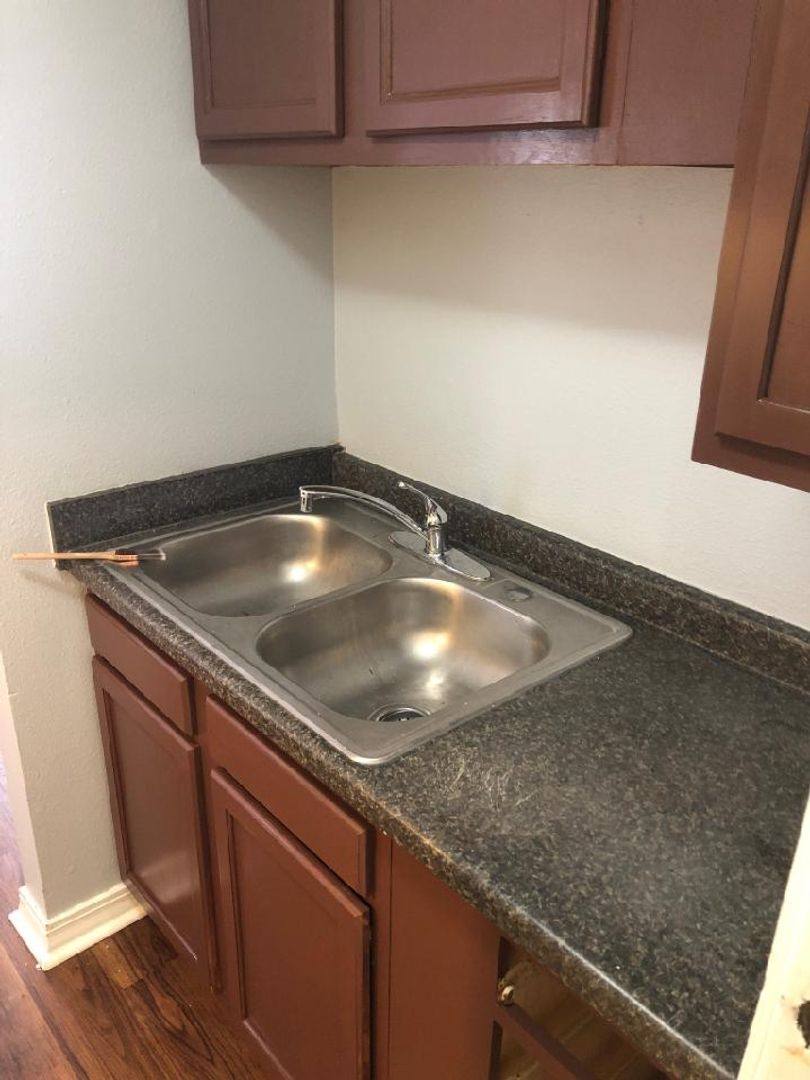 Apartment for rent at 511 S Graham Ave, Carbondale, IL 62901