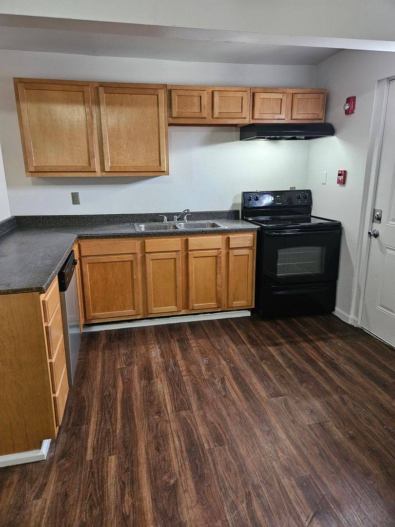 Apartment for rent at 511 S Graham Ave, Carbondale, IL 62901