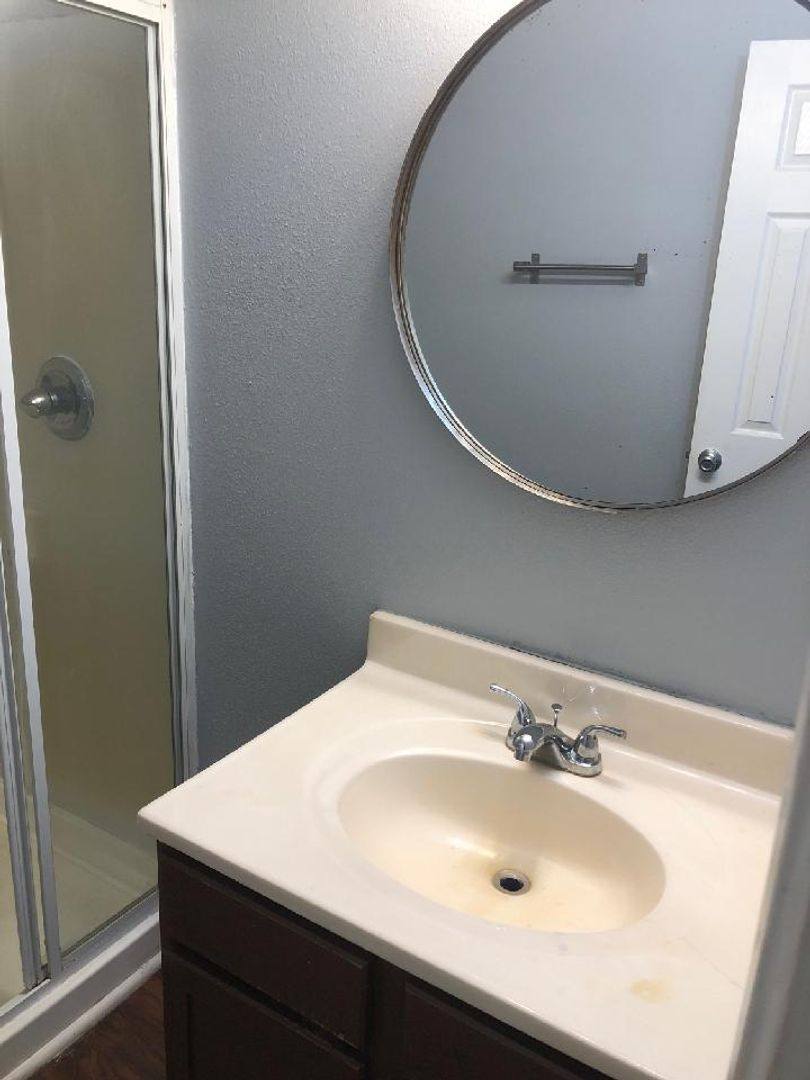 Apartment for rent at 511 S Graham Ave, Carbondale, IL 62901