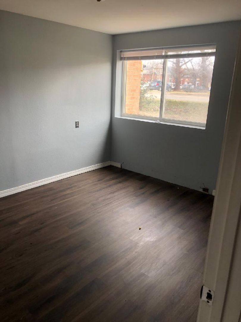 Apartment for rent at 511 S Graham Ave, Carbondale, IL 62901