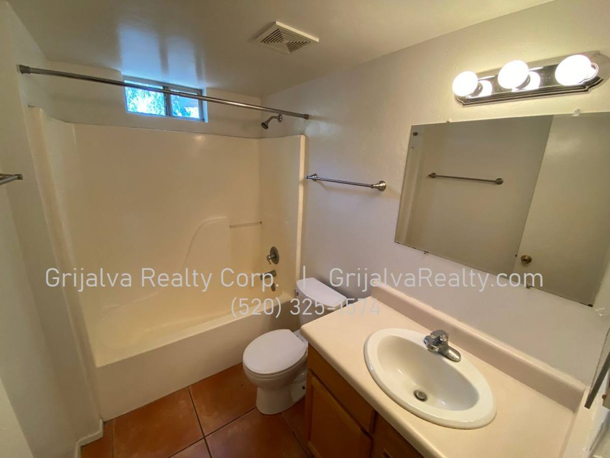 Apartment for rent at 1416 E Lee St, Tucson, AZ 85719