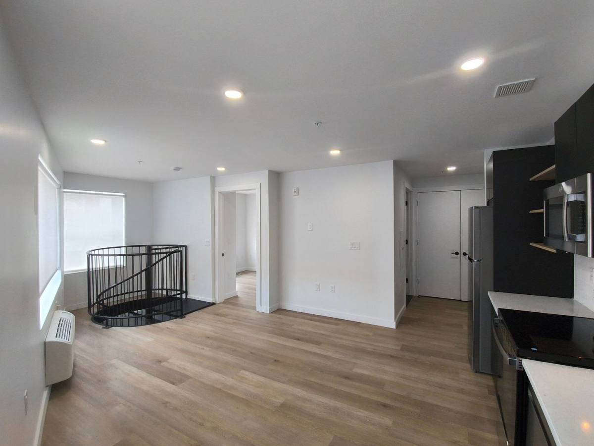 Apartment for rent at 486 Market St, Newark, NJ 07105