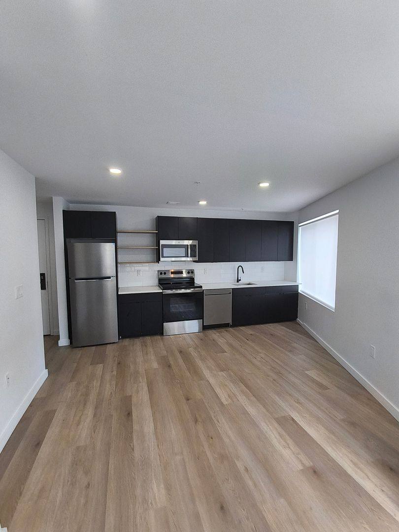 Apartment for rent at 486 Market St, Newark, NJ 07105
