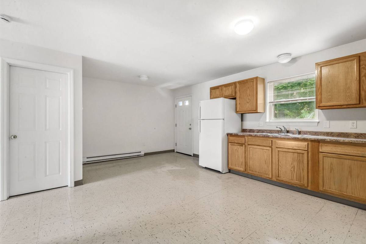 Townhouse for rent at 62 Chestnut St, Danbury, CT 06810
