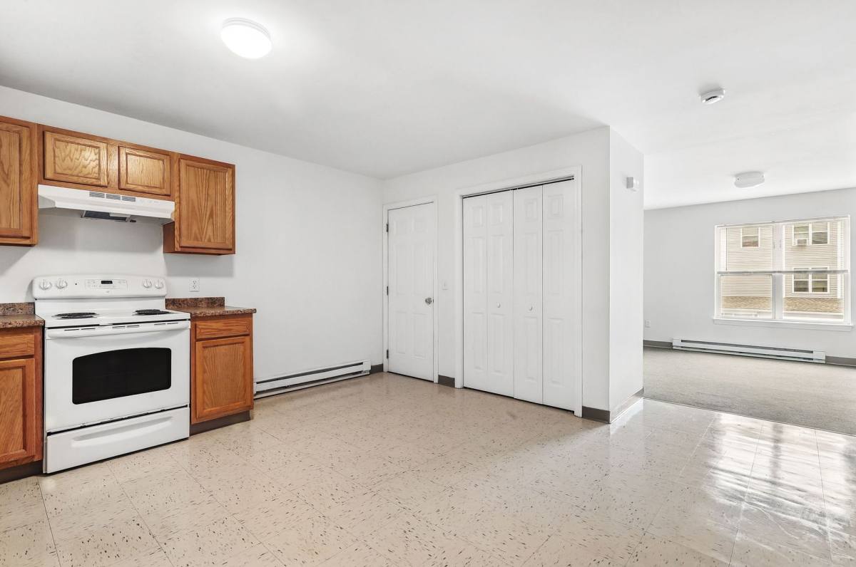 Townhouse for rent at 62 Chestnut St, Danbury, CT 06810
