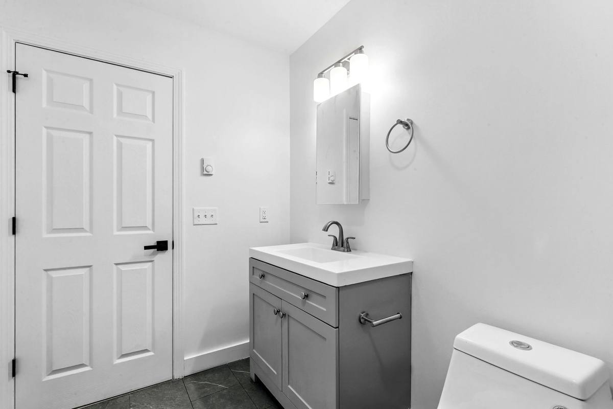 Townhouse for rent at 62 Chestnut St, Danbury, CT 06810